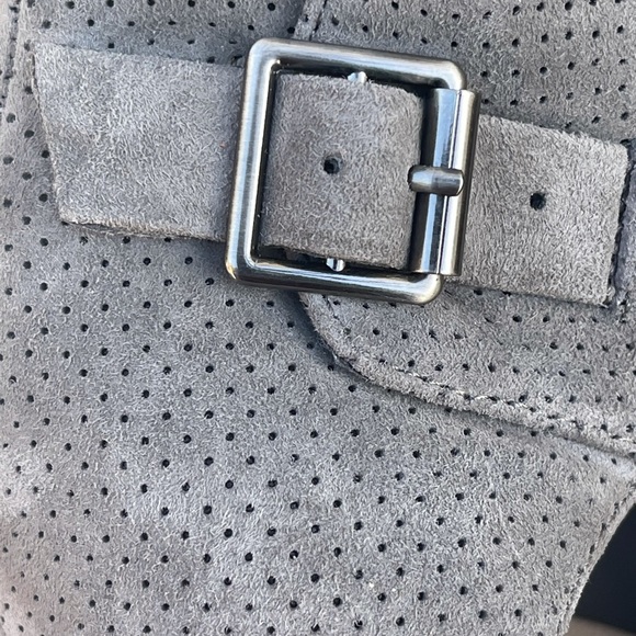 New Vince Camuto grey suede front V-Cute peep toe booties size 11M - Picture 7 of 13